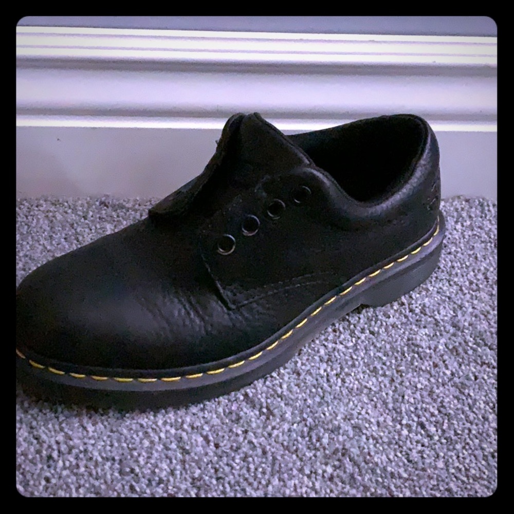 Black Dr Marten Boston Shoes
